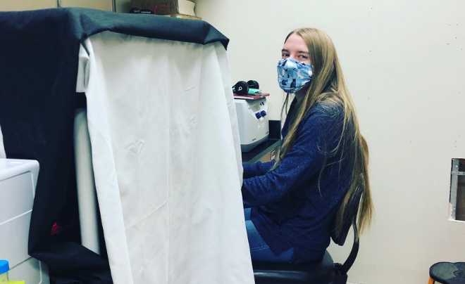 Emma Vequist in the lab