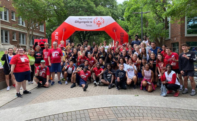 Special Olympic Athletes, the UIW Special Olympic College Club and supporters take part in the Amazing Race for Hope at UIW