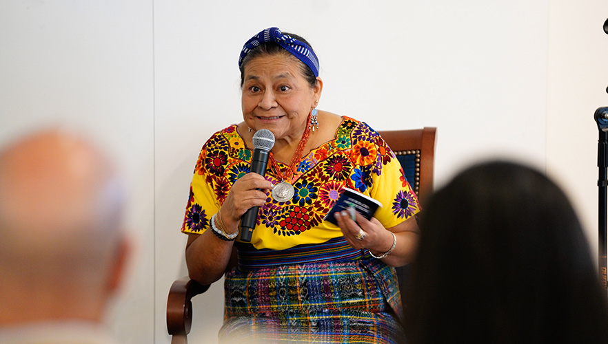 Rigoberta Menchú Tum event photo 10