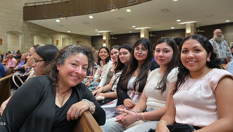 UIW students at Mass