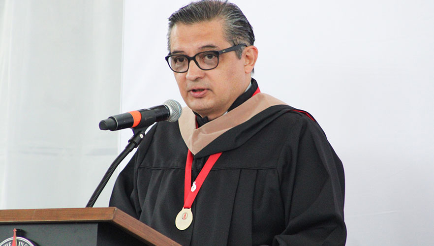 Speakers at Bajío graduation