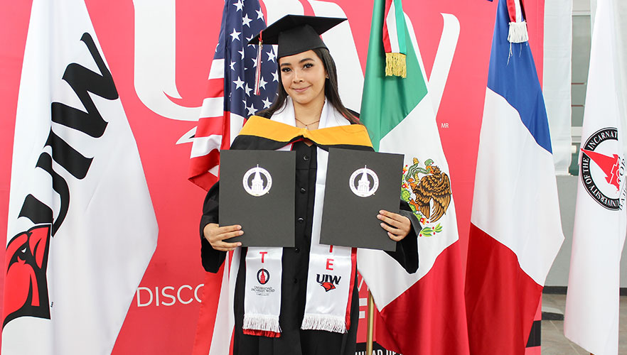 Bajío 2025 graduate