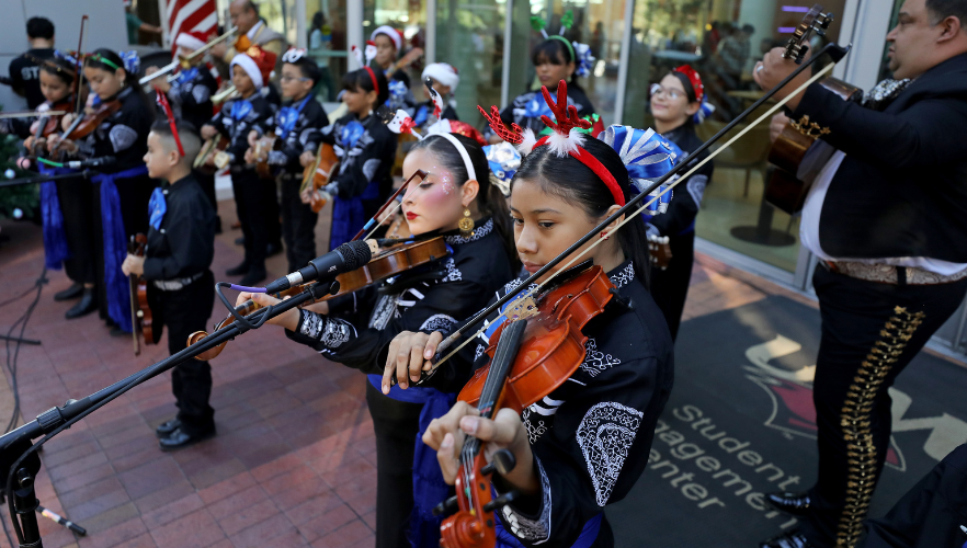 Kid mariachis perfroming