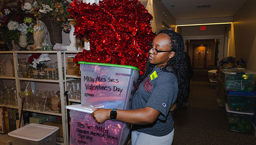 Volunteer at Meet the Mission