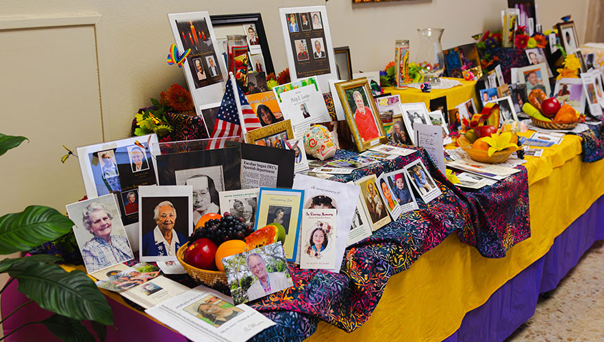 Ofrenda in Our Lady's Chapel