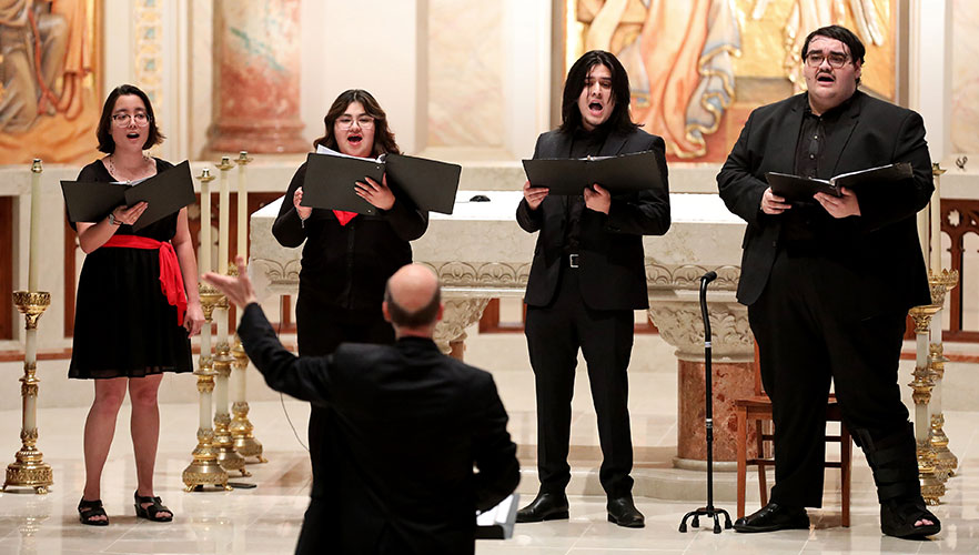 UIW Cardinal Singers and William Gokelman
