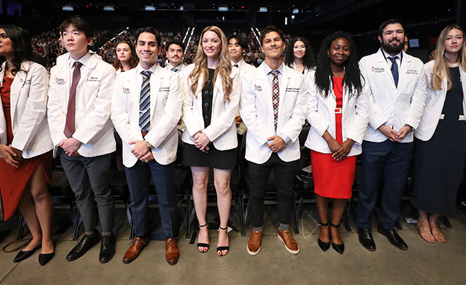 Students at SOM White Coat Ceremony