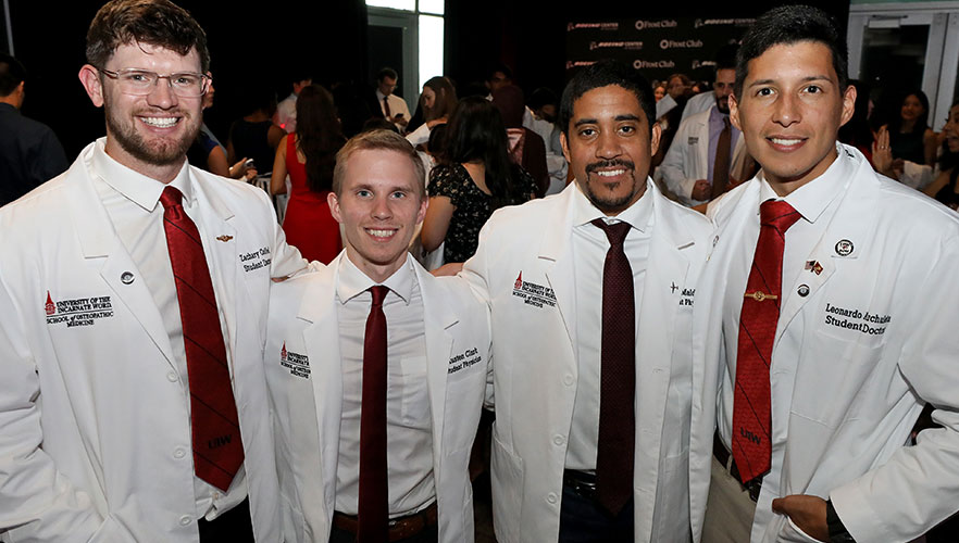 Students at SOM White Coat Ceremony