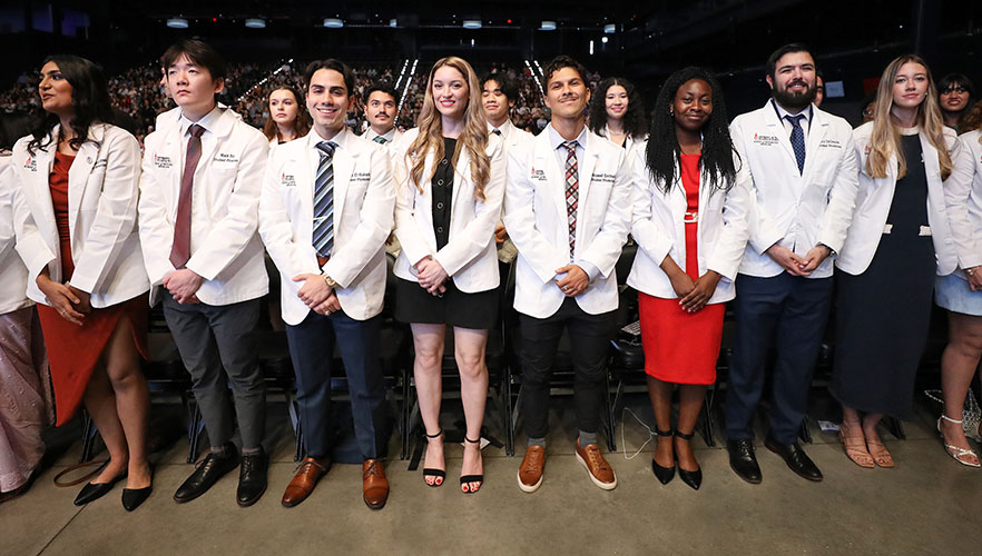 Students at SOM White Coat Ceremony