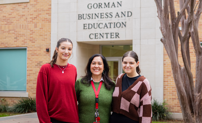 L-R Kaitlyn Weightman, Dr. Melissa Siller and Hope Fuschetto